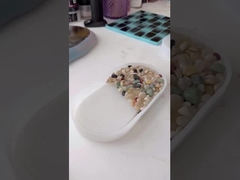 अपनी रचनाओं को स्पष्ट इपॉक्सी राल से प्रकाशित करें