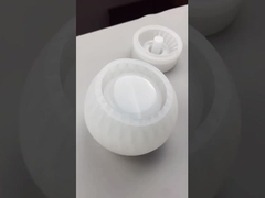 पारदर्शी इपॉक्सी के साथ चमकती चमक